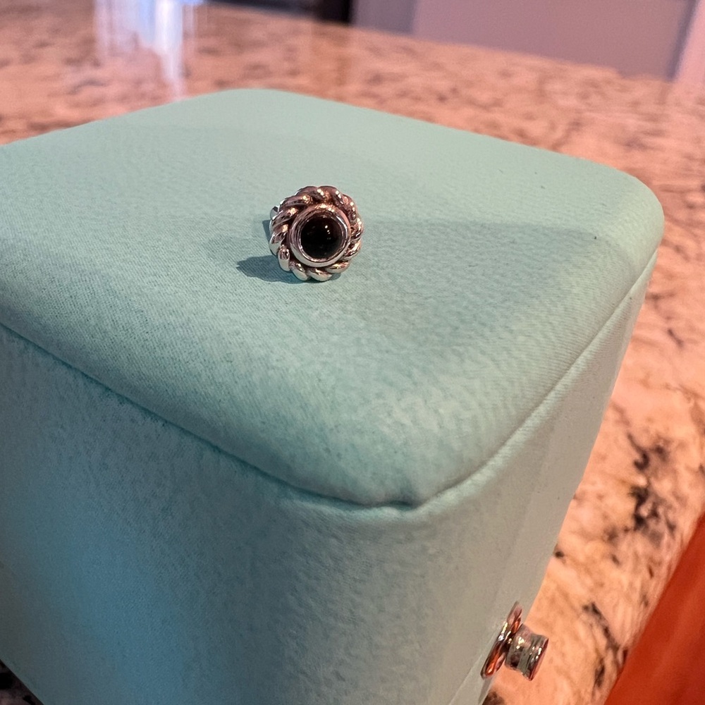 BVLA White Gold and Onyx Raine Cartilage Labret